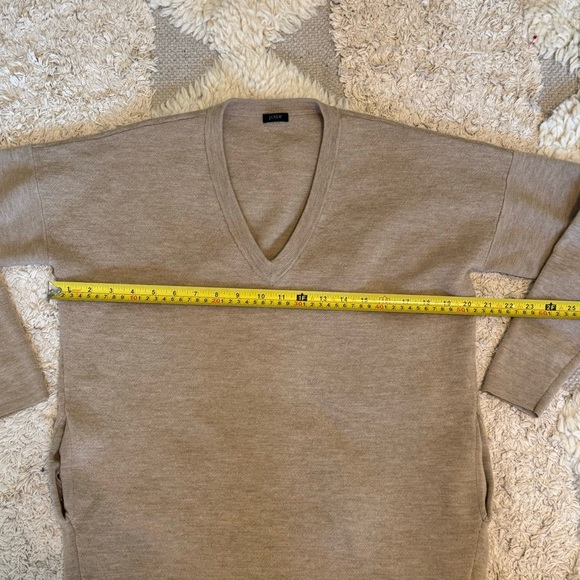 J crew Merino Wool Blend Sweater V-neck tan sweater Size Small - Picture 4 of 7